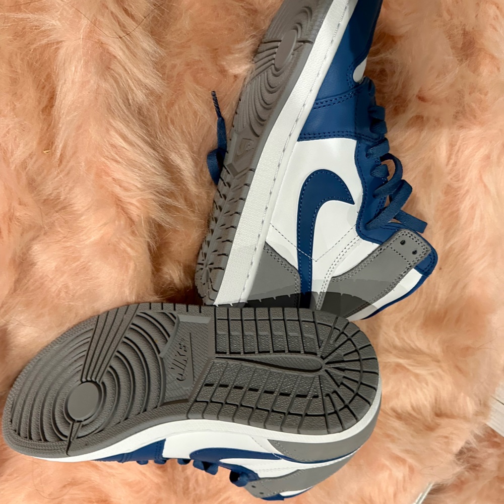 Size 8 in men.